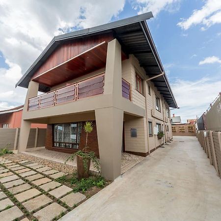 The Musafer Travel Lodge Pietermaritzburg Eksteriør bilde